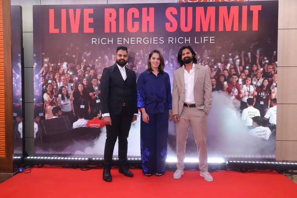 Dev Gadhvi and CA Mayur Mehta at the Live Rich Summit